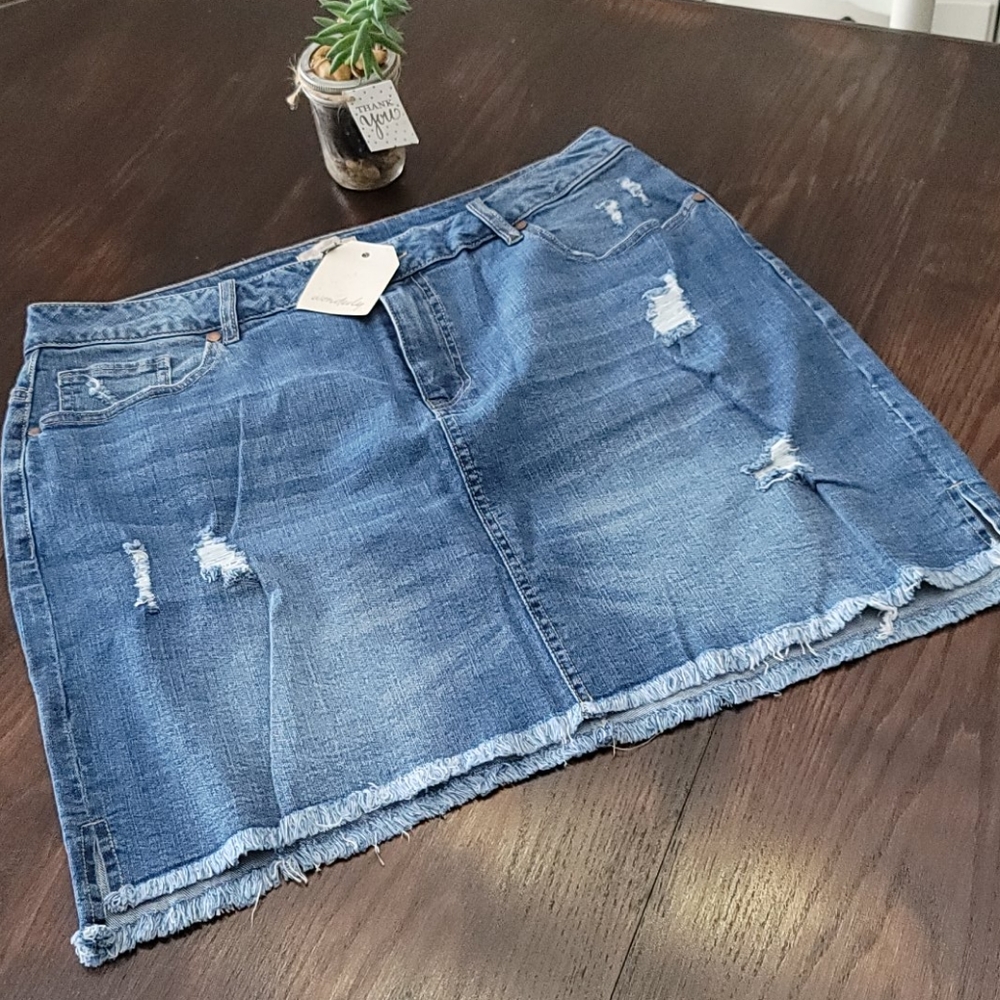 NWT BEAUTIFUL blue Jean skirt 💙